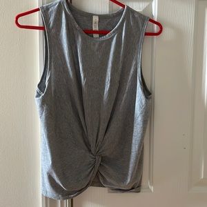 Women’s Lululemon top